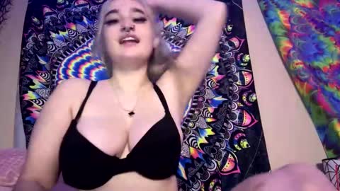 Snapshot of lizz44887 chatting on February 8, 2025, 7:49 pm Lizz online show from February 8, 2025, 7:49 pm