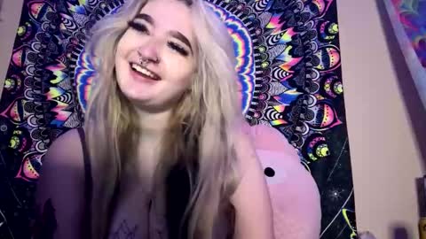 Snapshot of lizz44887 chatting on February 23, 2025, 11:33 am Lizz online show from February 23, 2025, 11:33 am