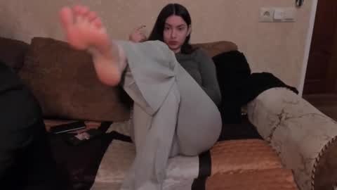 lizzi_muur online show from January 8, 2026, 8:33 pm