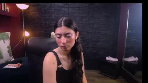 Snapshot of lizzie_collin chatting on October 1, 2025, 2:23 pm Lizzie online show from October 1, 2025, 2:23 pm