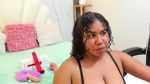 Snapshot of lizzie_williamss chatting on November 9, 2025, 3:05 am lizzie_williamss online show from November 9, 2025, 3:05 am
