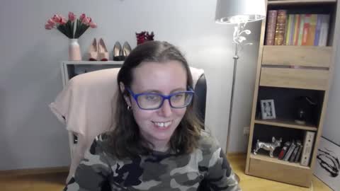 Lizzy online show from November 14, 2025, 6:01 am