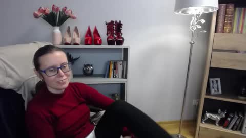 Lizzy online show from December 16, 2025, 5:34 am