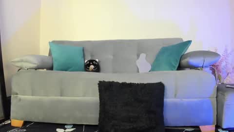 Snapshot of lizzyroses chatting on October 13, 2025, 1:00 pm Elizabeth but call me Lizz online show from October 13, 2025, 1:00 pm