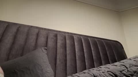 lkn4it1 online show from January 24, 2025, 9:47 pm