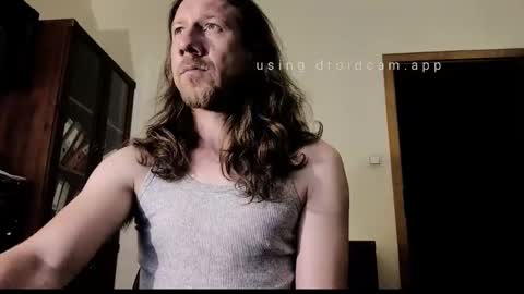 lkonig504475 online show from April 5, 2026, 9:23 pm