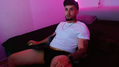 lliamm 2 online show from January 26, 2025, 6:07 am