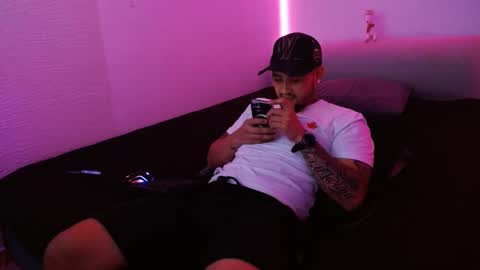 lliamm 2 online show from January 26, 2025, 3:58 pm