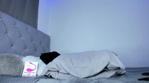 lm_adrii online show from December 22, 2024, 8:14 pm