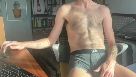 lmoney2011 online show from October 23, 2025, 4:28 pm