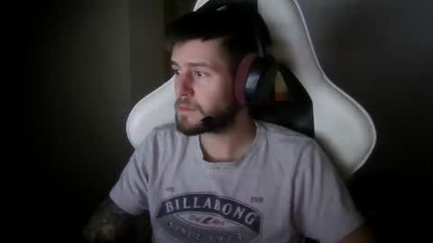 Snapshot of lobotomy54 chatting on November 24, 2025, 1:44 pm lobo online show from November 24, 2025, 1:44 pm