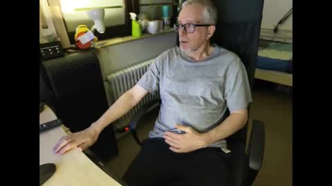 loenne1 online show from February 28, 2026, 10:33 pm