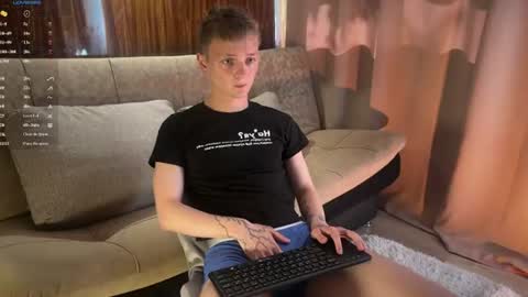 Snapshot of logan_mett chatting on June 16, 2026, 12:19 pm Logan online show from June 16, 2026, 12:19 pm