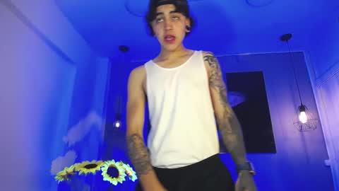 logan_peach5 online show from September 17, 2025, 11:23 am
