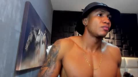 logan_varela online show from December 19, 2024, 7:07 am