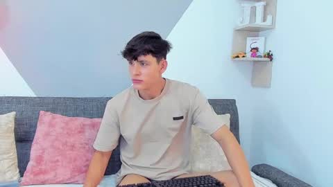 Snapshot of loganoficialx chatting on February 20, 2025, 10:37 am loganoficialx online show from February 20, 2025, 10:37 am