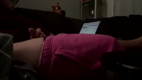 Snapshot of loganthomas21 chatting on October 19, 2025, 5:08 am loganthomas21 online show from October 19, 2025, 5:08 am