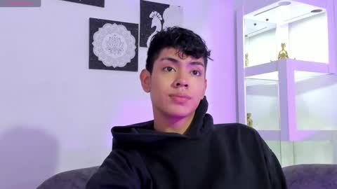 Snapshot of logantwink18 chatting on September 9, 2025, 12:48 pm logantwink18 online show from September 9, 2025, 12:48 pm