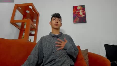 Snapshot of logantwink18 chatting on September 21, 2025, 11:45 am logantwink18 online show from September 21, 2025, 11:45 am