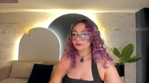 Snapshot of loiseharper chatting on May 6, 2026, 4:19 am Loise online show from May 6, 2026, 4:19 am