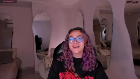 Snapshot of loiseharper chatting on May 18, 2026, 5:13 am Loise online show from May 18, 2026, 5:13 am