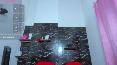 Snapshot of lola_bunny68 chatting on November 6, 2025, 10:21 pm LOLA online show from November 6, 2025, 10:21 pm