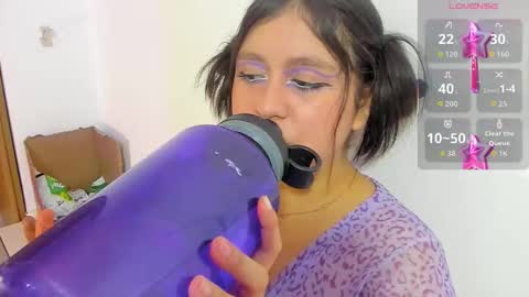 lola online show from October 31, 2025, 11:55 am