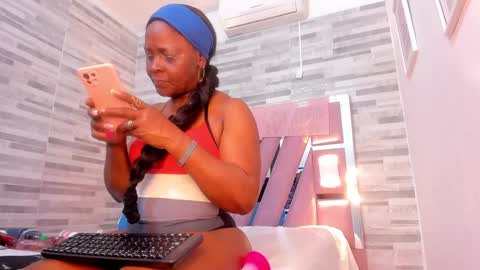 Lola online show from January 22, 2025, 5:28 pm