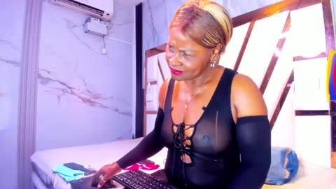 Snapshot of lola_hornei chatting on July 18, 2026, 11:47 am Lola online show from July 18, 2026, 11:47 am