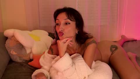 Snapshot of lola_la_lita chatting on November 7, 2025, 7:19 am lola_la_lita online show from November 7, 2025, 7:19 am