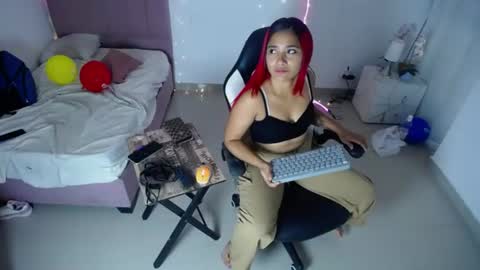 Snapshot of lola_lustrum chatting on July 5, 2026, 11:39 am lola_lustrum online show from July 5, 2026, 11:39 am