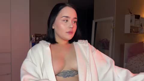 lola_razee online show from June 27, 2026, 9:20 pm