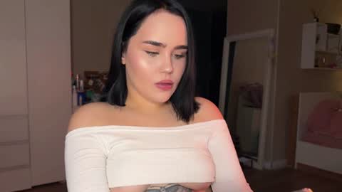 lola_razee online show from July 4, 2026, 11:44 pm