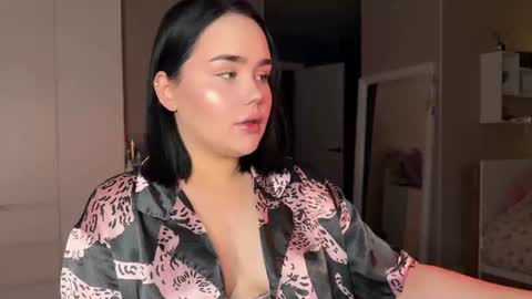 lola_razee online show from July 12, 2026, 10:34 pm