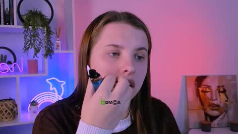 Lola online show from October 8, 2025, 7:11 pm