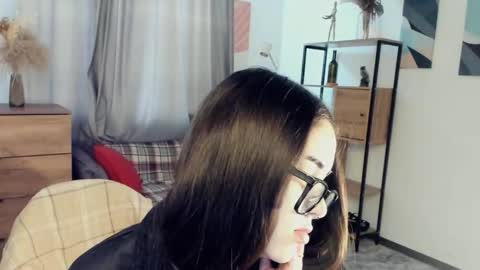 Snapshot of lola_weis chatting on March 1, 2026, 9:11 am Melina online show from March 1, 2026, 9:11 am