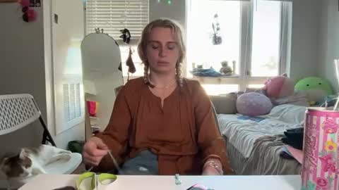 lolaa555 online show from July 24, 2026, 3:43 pm