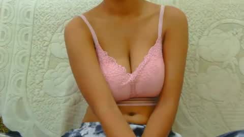 Snapshot of lolaa_darling chatting on January 15, 2025, 10:06 am lolaa online show from January 15, 2025, 10:06 am