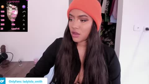 lolaasmith_21 online show from February 5, 2025, 7:53 pm