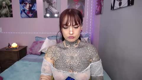 Snapshot of lolabrouse__ chatting on October 21, 2025, 8:20 pm Lola online show from October 21, 2025, 8:20 pm