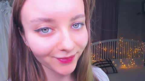 lolacorish online show from January 12, 2026, 7:02 am