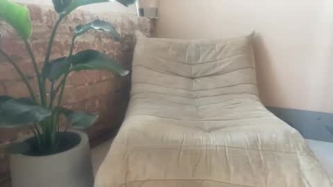 Snapshot of loladom chatting on September 15, 2025, 7:52 am Frt Pr1ncess online show from September 15, 2025, 7:52 am