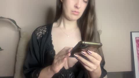 Snapshot of loladom chatting on November 14, 2025, 9:08 am Frt Pr1ncess online show from November 14, 2025, 9:08 am