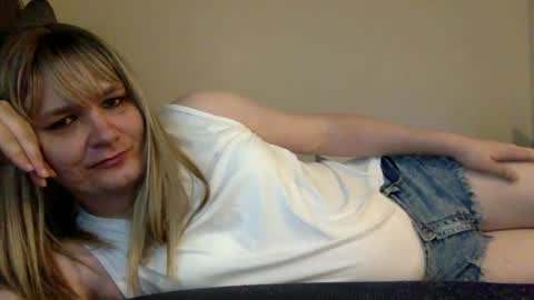 Snapshot of lolaherehi chatting on June 13, 2026, 9:02 pm LolaJackson online show from June 13, 2026, 9:02 pm