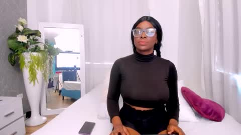 Snapshot of lolajenkiins chatting on September 23, 2025, 12:52 pm lola online show from September 23, 2025, 12:52 pm