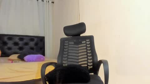 Snapshot of lolareyes1 chatting on September 30, 2025, 10:31 am lolareyes1 online show from September 30, 2025, 10:31 am