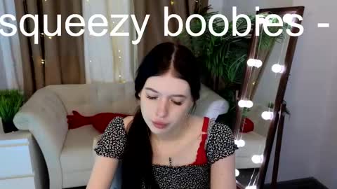 Snapshot of lolla_awesome chatting on September 24, 2025, 7:44 am Lolla online show from September 24, 2025, 7:44 am