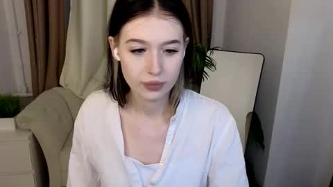 Snapshot of lolla_awesome chatting on October 27, 2025, 7:23 am Lolla online show from October 27, 2025, 7:23 am