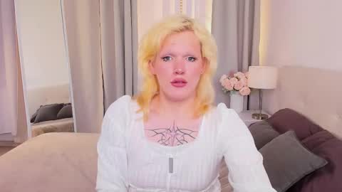 Snapshot of lollita_morgan chatting on March 1, 2026, 3:36 pm lollita online show from March 1, 2026, 3:36 pm