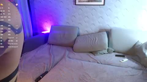 Snapshot of lolliwinkz chatting on October 10, 2025, 8:30 pm Alex online show from October 10, 2025, 8:30 pm